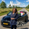 Sieneke heeft de Hollandse Nieuwe te pakken